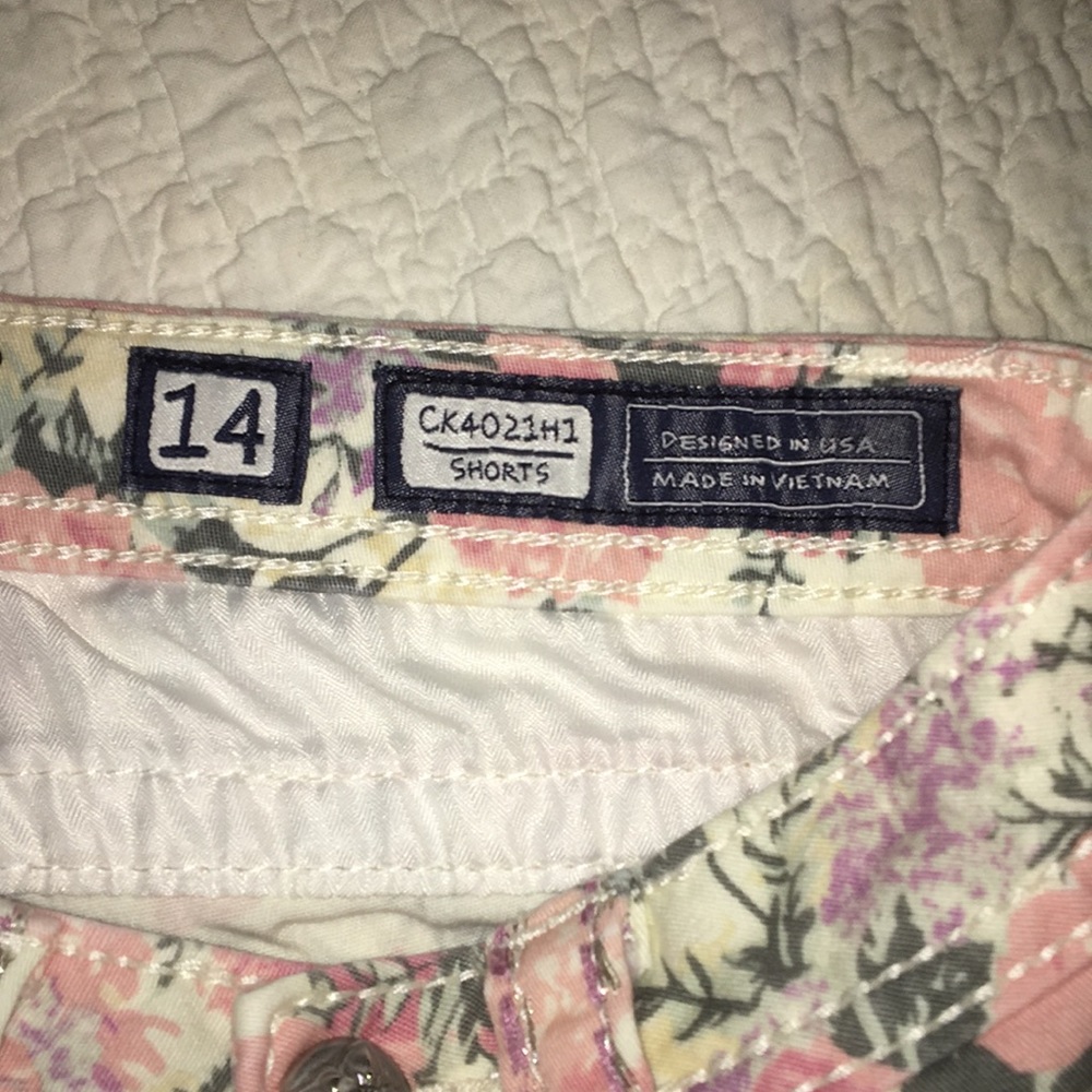 Miss Me girls size 14 floral shorts - Picture 3 of 4